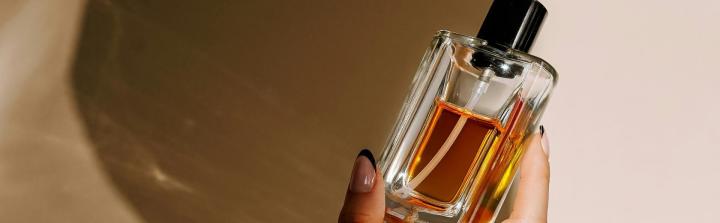 Perfumy nie zwalniają. Co napędza jedną z najmocniejszych kategorii rynku beauty?